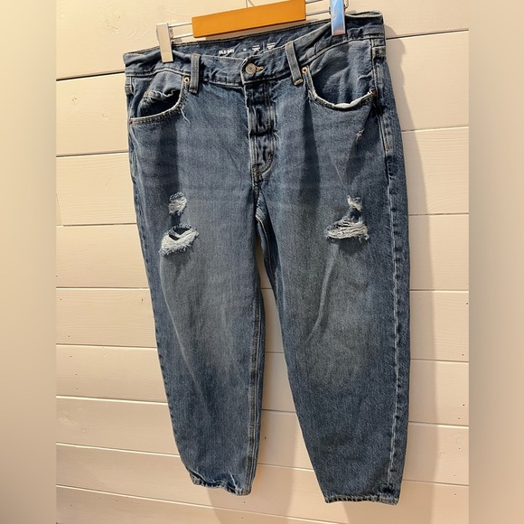 🩵 Old Navy Slouchy High-Waisted Distressed Jeans - Size 10 (Women) - Picture 6 of 7